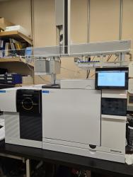 Agilent 8890 GC 7010B GC-QQQ