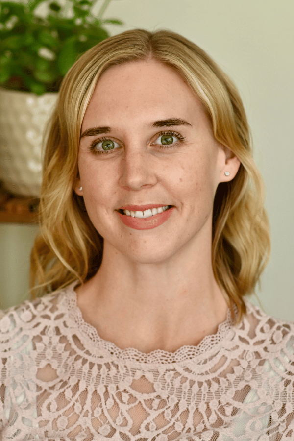 Headshot of Dr. Genelle Lunken