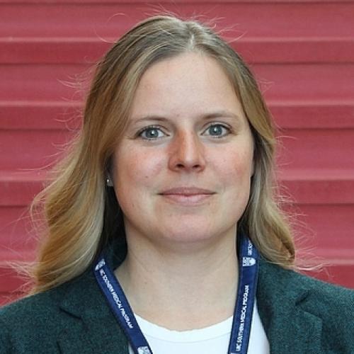Dr. Christine Voss