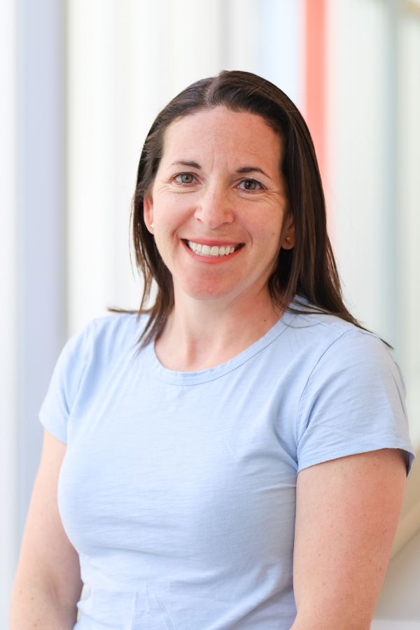 Headshot of Lynnie Correll